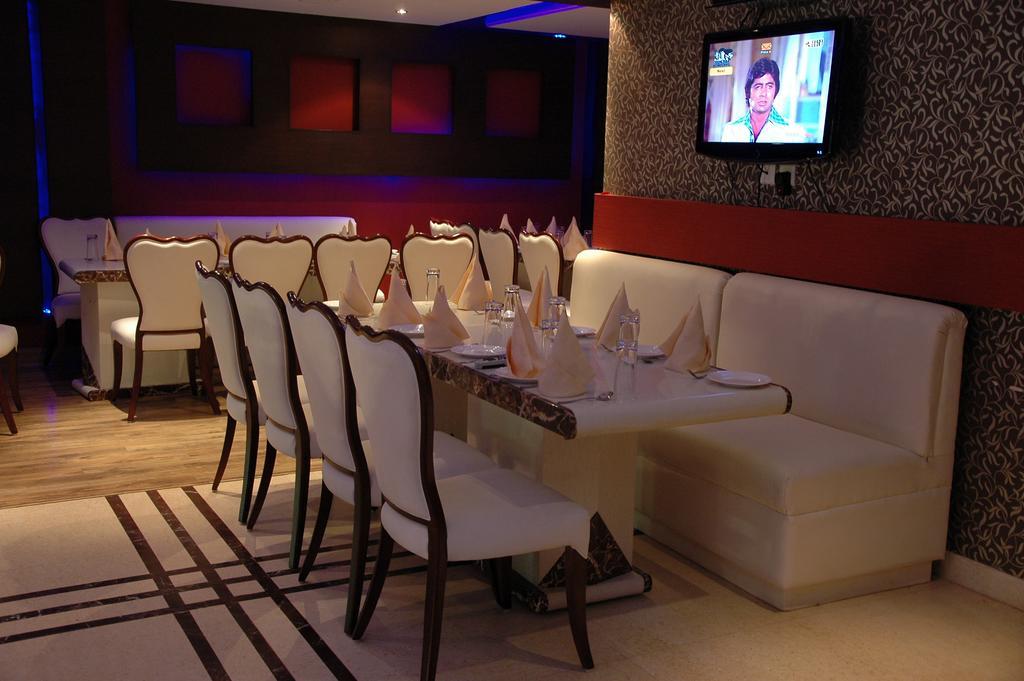 Hotel Palmdale Zirakpur Luaran gambar