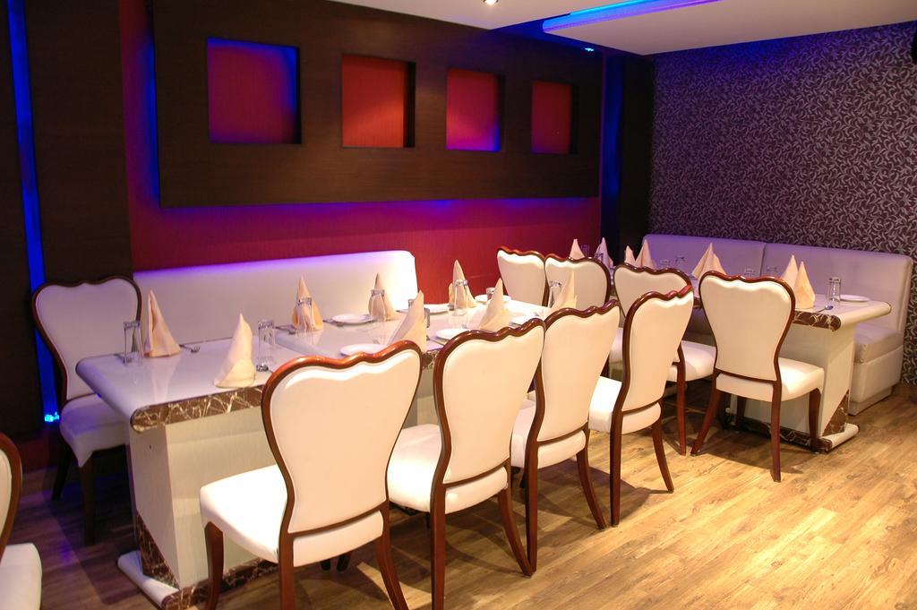 Hotel Palmdale Zirakpur Luaran gambar