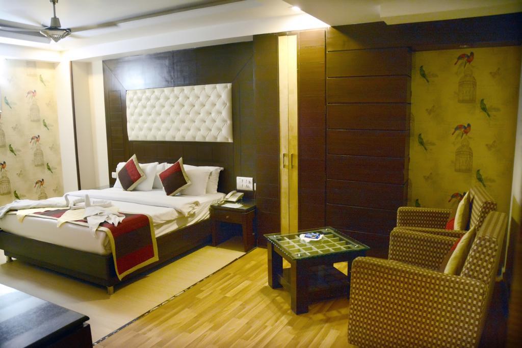 Hotel Palmdale Zirakpur Luaran gambar