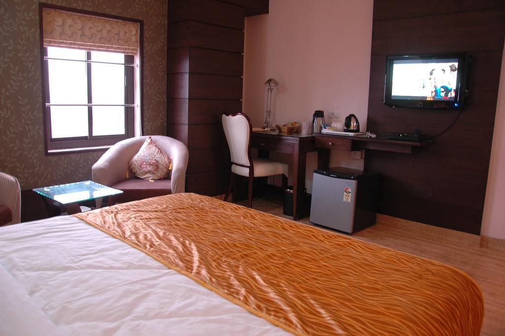 Hotel Palmdale Zirakpur Bilik gambar